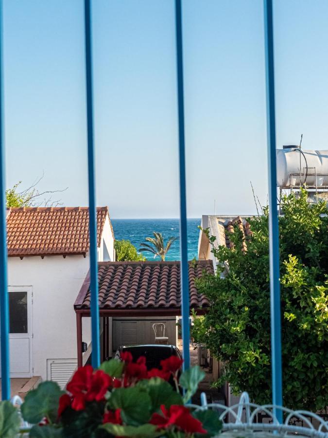 לרנקה Greek Island Style 2 Bedroom Villa With Pool Next To The Sea מראה חיצוני תמונה