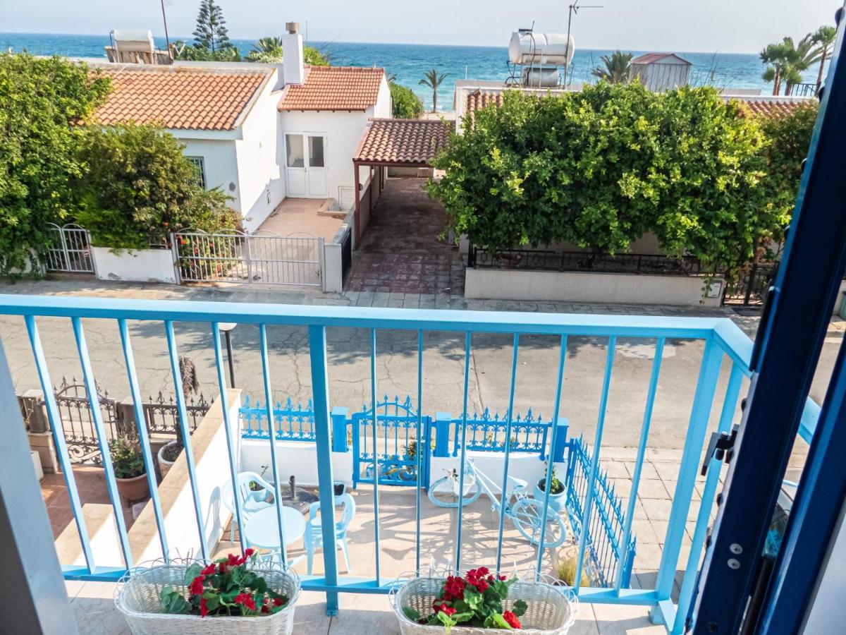 לרנקה Greek Island Style 2 Bedroom Villa With Pool Next To The Sea מראה חיצוני תמונה