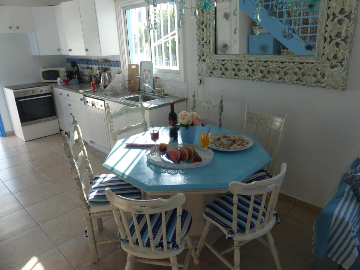 לרנקה Greek Island Style 2 Bedroom Villa With Pool Next To The Sea מראה חיצוני תמונה