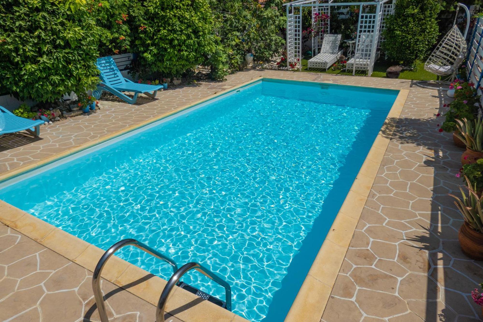 לרנקה Greek Island Style 2 Bedroom Villa With Pool Next To The Sea מראה חיצוני תמונה